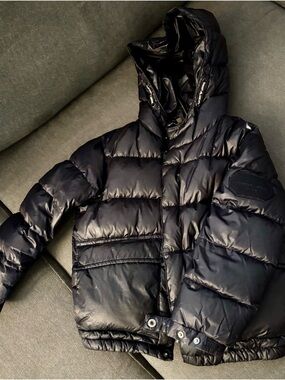 Armani kids black puffer jacket. Size 6